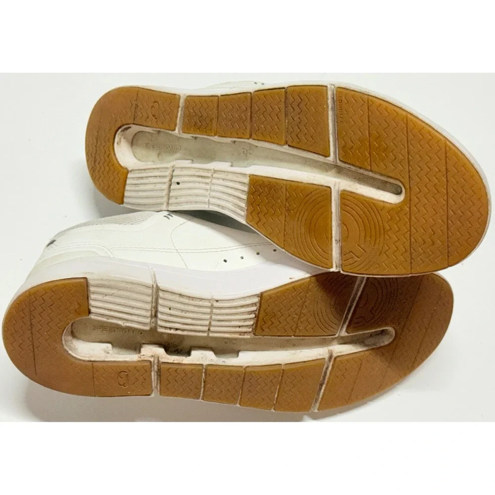 On Running The Roger Centre Court White Ivory Vegan Leather Sneakers Womens 6